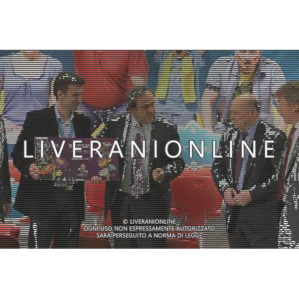 WARSZAWA 01.03.2011 INAUGURACJA SPRZEDAZY BILETOW NA EURO 2012 N Z MICHEL PLATINI GRZEGORZ LATO MICHAL PIESCIUK/ NEWSPIX.PL WARSAW 01.03.2011 BEGINNING OF EURO 2012 TICKET SALES MICHEL PLATINI GRZEGORZ LATO MICHAL PIESCIUK/ NEWSPIX.PL 2012 POLAND - UKRAIN UEFA EURO 2012 TICKETS SALES ( FOOTBALL SPORT POLAND UEFA EURO 2012 ) --- Newspix.pl /AG ALDO LIVERANI SAS UEFA EURO 2012 vendita biglietti (Sport Calcio UEFA EURO UCRAINA-POLONIA 2012) - ITALY ONLY - *** Local Caption *** .