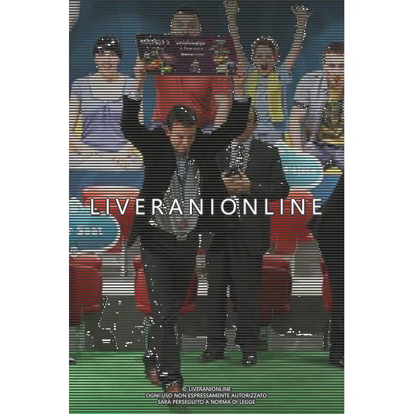 WARSZAWA 01.03.2011 INAUGURACJA SPRZEDAZY BILETOW NA EURO 2012 N Z ZWYCIEZCA BILETOW NA MECZ OTWARCIA MICHAL PIESCIUK/ NEWSPIX.PL WARSAW 01.03.2011 BEGINNING OF EURO 2012 TICKET SALES OPENING CEREMONY TICKET WINNER MICHAL PIESCIUK/ NEWSPIX.PL 2012 POLAND - UKRAIN UEFA EURO 2012 TICKETS SALES ( FOOTBALL SPORT POLAND UEFA EURO 2012 ) --- Newspix.pl /AG ALDO LIVERANI SAS UEFA EURO 2012 vendita biglietti (Sport Calcio UEFA EURO UCRAINA-POLONIA 2012) - ITALY ONLY - *** Local Caption *** .