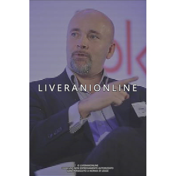 Rob Salter, Entertainment Director, TESCO speaking at the FT Digital Media and Broadcasting Conference 2011 in London today. ©PHOTOSHOT/Agenzia Aldo Liverani Sas - ITALY ONLY -