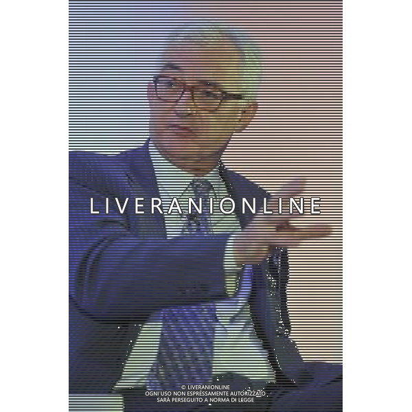 John Makinson, Chairman and CEO, Penguin Group speaking at the FT Digital Media and Broadcasting Conference 2011 in London today. ©PHOTOSHOT/Agenzia Aldo Liverani Sas - ITALY ONLY -