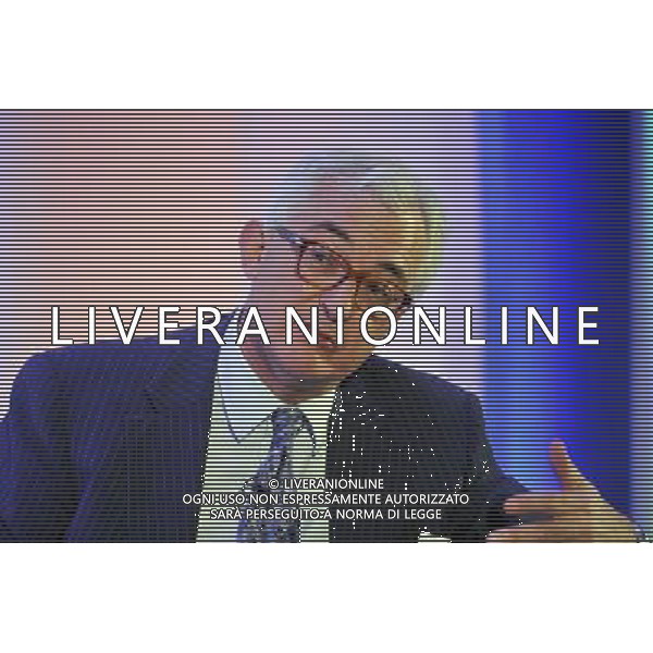 John Makinson, Chairman and CEO, Penguin Group speaking at the FT Digital Media and Broadcasting Conference 2011 in London today. ©PHOTOSHOT/Agenzia Aldo Liverani Sas - ITALY ONLY -