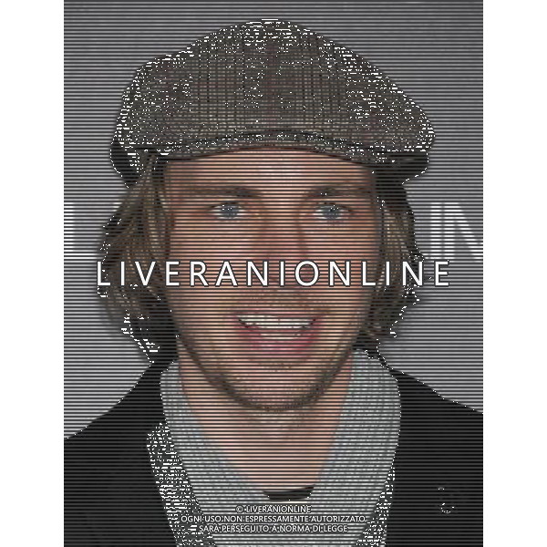 Dax Shepard Photo by Gilbert Flores \'Limitless\' Los Angeles Premiere at the ArcLight Hollywood March 3, 2011 - Hollywood, California WORLD RIGHTS excluding USA, South Africa, Australia and Germany AG. ALDO LIVERANISAS ITALY ONLY *** Local Caption *** .