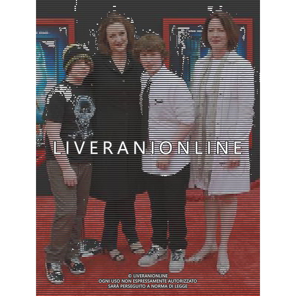 6 March 2011 - Hollywood, California - Joan Cusack (2nd L) and Ann Cusack and Kids. \'Mars Needs Moms 3D\' Los Angeles Premiere Held At The EL Capitan Theatre. Photo Credit: Kevan Brooks/AdMedia AG. ALDO LIVERANI SAS ITALY ONLY *** Local Caption *** .