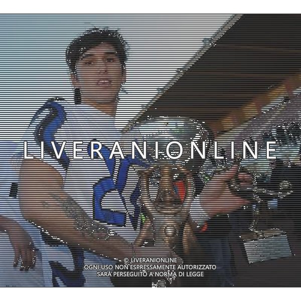 63Á Edizione Viareggio Cup World Football Tournament - Coppa Carnevale - Finale Livorno- 07.03.2011 Fiorentina-Inter Nella Foto:dell\'agnello con i premi /Ph.Vitez-Ag. Aldo Liverani