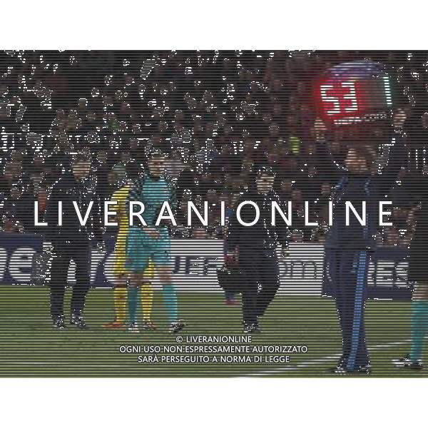 Arsenal\'s Wojciech Szczesny (c) injured during UEFA Champions League match.March 8,2011. Photo: Acero / Alterphotos / ALFAQUI /AG ALDO LIVERANI SAS CHAMPIONS LEAGUE BARCELLONA ARSENAL - ITALY ONLY -