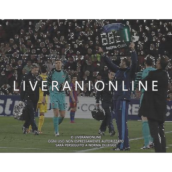 Arsenal\'s Wojciech Szczesny (c) injured during UEFA Champions League match.March 8,2011. Photo: Acero / Alterphotos / ALFAQUI /AG ALDO LIVERANI SAS CHAMPIONS LEAGUE BARCELLONA ARSENAL - ITALY ONLY -