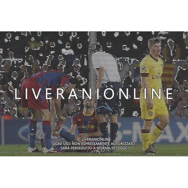 FC Barcelona\'s Javier Mascherano (c) injured during UEFA Champions League match.March 8,2011. Photo: Acero / Alterphotos / ALFAQUI /AG ALDO LIVERANI SAS CHAMPIONS LEAGUE BARCELLONA ARSENAL - ITALY ONLY -