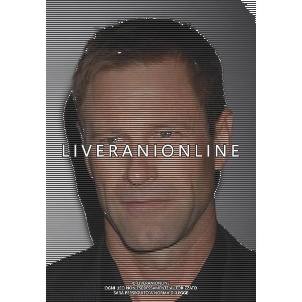Aaron Eckhart Photo by Janet Gough \'Battle: Los Angeles\' Los Angeles Premiere at the Regency Village Theatre March 8, 2011 - Westwood, California /AG ALDO LIVERANI SAS - ITALY ONLY -
