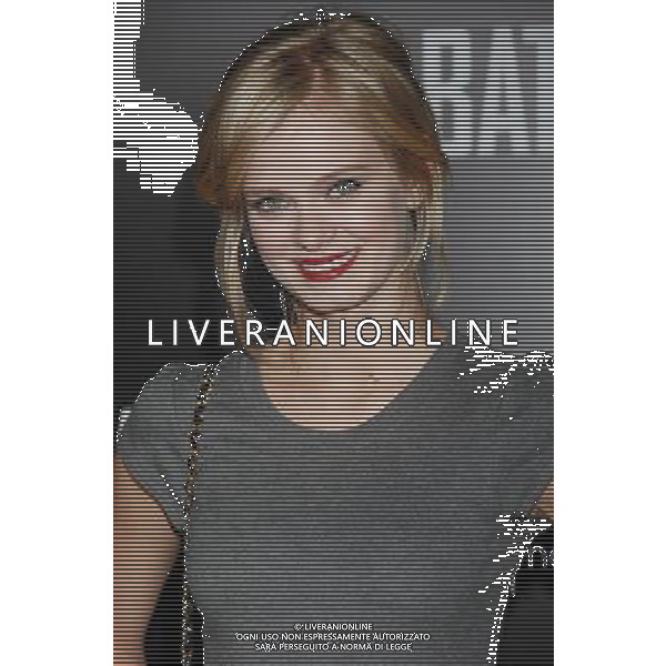 Sara Paxton Photo by Janet Gough \'Battle: Los Angeles\' Los Angeles Premiere at the Regency Village Theatre March 8, 2011 - Westwood, California /AG ALDO LIVERANI SAS - ITALY ONLY -