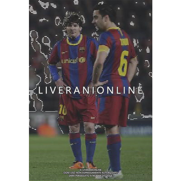 Barcelona\'s players Xavi (right) and Lionel Messi during the UEFA Champions League second round of 16 match between Barcelona FC and Arsenal in the Nou Camp Stadium, Barcelona, Spain, 8 March 2011. AG. ALDO LIVERANI SAS ITALY ONLY *** Local Caption *** .