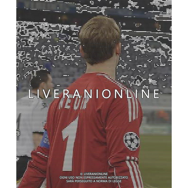 09.03.2011 CL, Champions League, Achtelfinale, Saison 2010/2011 FC Schalke 04 - FC Valencia 3:1 Pro NEUER Plakate, 20 Jahre fŸr Schalke am Ball - weiter so, Manuel NEUER beim Einlaufen CALCIO Champions League, FC Schalke 04 - FC Valencia ©FIROSPORTPHOTO/AG ALDO LIVERANI SAS - ITALY ONLY - *** Local Caption *** .
