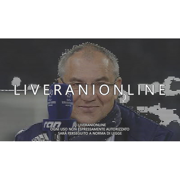firo : Fussball, 09.03.2011 CL, Champions League, Achtelfinale, Saison 2010/2011 FC Schalke 04 - FC Valencia 3:1 trainer felix MAGATH, Schalke mit Mikrofon SAT.1 RAN, und Augenverletzung, rotes AugeCALCIO Champions League, FC Schalke 04 - FC Valencia ©FIROSPORTPHOTO/AG ALDO LIVERANI SAS - ITALY ONLY - *** Local Caption *** .