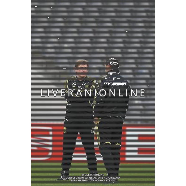 20110309: BRAGA, PORTUGAL - Liverpool FC training session before Europa League match against SC Braga. In picture: Kenny Dalglish. PHOTO: Pedro Benavente/CITYFILES LIGA EUROPY UEFA SEZON 2010/2011 PILKA NOZNA TRENING LIVERPPOL PRED MECZEM Z BRAGA FOT. CITYFILES/NEWSPIX.PL PORTUGAL,BRAZIL,SPAIN,GERMANY,FRANCE,UK OUT !!! --- Newspix.pl ALLENAMENTO E CONFERENZA STAMPA DEL LIVERPOOL CALCIO A BRAGA ©AG ALDO LIVERANI SAS - ITALY ONLY - *** Local Caption *** .
