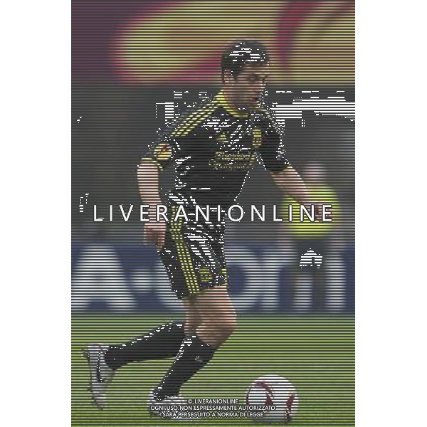 20110310: BRAGA, PORTUGAL - SC Braga vs Liverpool FC: Europa League 2010/2011, round of 8, 1st leg. In picture: Joe Cole. PHOTO: Pedro Benavente/CITYFILES LIGA EUROPY UEFA SEZON 2010/2011 PILKA NOZNA BRAGA - LIVERPOOL FOT. CITYFILES/NEWSPIX.PL PORTUGAL,BRAZIL,SPAIN,GERMANY,FRANCE,UK OUT !!! --- Newspix.pl EUROIPA LEAGUE BRAGA-LIVERPOOL ©AG ALDO LIVERNAI SAS - ITALY ONLY - *** Local Caption *** .