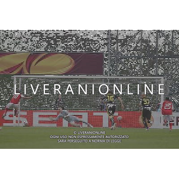 20110310: BRAGA, PORTUGAL - SC Braga vs Liverpool FC: Europa League 2010/2011, round of 8, 1st leg. In picture: Alan scores for Braga from the penalty spot. PHOTO: Pedro Benavente/CITYFILES LIGA EUROPY UEFA SEZON 2010/2011 PILKA NOZNA BRAGA - LIVERPOOL FOT. CITYFILES/NEWSPIX.PL PORTUGAL,BRAZIL,SPAIN,GERMANY,FRANCE,UK OUT !!! --- Newspix.pl EUROIPA LEAGUE BRAGA-LIVERPOOL ©AG ALDO LIVERNAI SAS - ITALY ONLY - *** Local Caption *** .