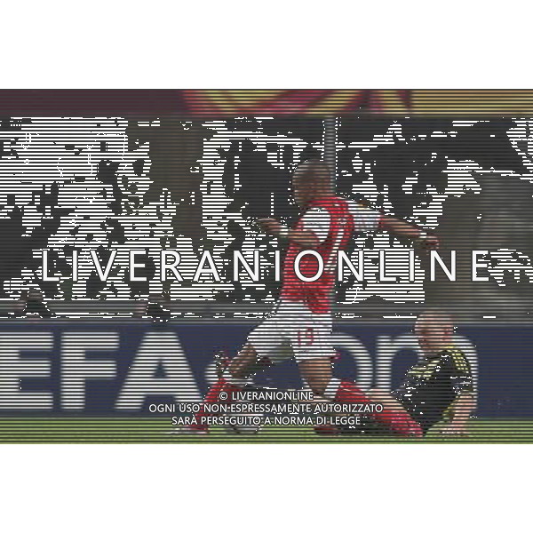 20110310: BRAGA, PORTUGAL - SC Braga vs Liverpool FC: Europa League 2010/2011, round of 8, 1st leg. In picture: Meyong and Jay Spearing. PHOTO: Pedro Benavente/CITYFILES LIGA EUROPY UEFA SEZON 2010/2011 PILKA NOZNA BRAGA - LIVERPOOL FOT. CITYFILES/NEWSPIX.PL PORTUGAL,BRAZIL,SPAIN,GERMANY,FRANCE,UK OUT !!! --- Newspix.pl EUROIPA LEAGUE BRAGA-LIVERPOOL ©AG ALDO LIVERNAI SAS - ITALY ONLY - *** Local Caption *** .