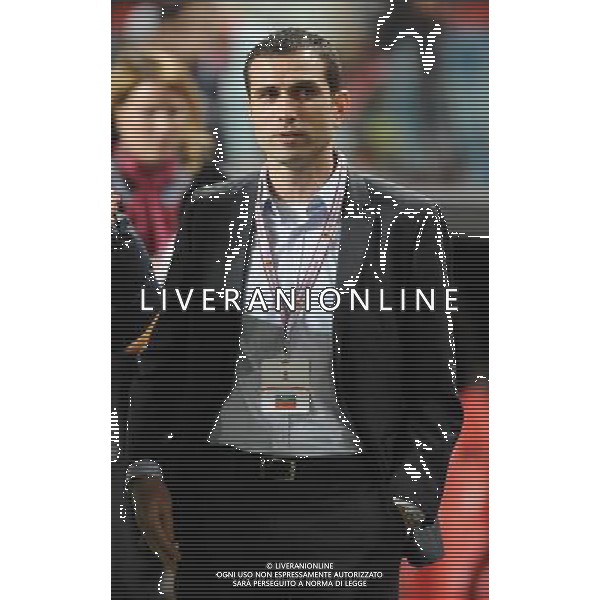 20110310: LISBON, PORTUGAL - SL Benfica vs PSG (Paris Saint Germain): Europa League 2010/2011, round of 8, 1st leg. In picture: Pedro Pauleta (former PSG player). PHOTO: Alvaro Isidoro/CITYFILES LIGA EUROPY UEFA SEZON 2010/2011 PILKA NOZNA BENFICA LIZBONA vs PSG FOT. CITYFILES/NEWSPIX.PL PORTUGAL,BRAZIL,SPAIN,GERMANY,FRANCE,UK OUT !!! --- Newspix.pl EUROPA LEAGUE BENFICA PSG ©AG ALDO LIVERANI SAS - ITALY ONLY - *** Local Caption *** .