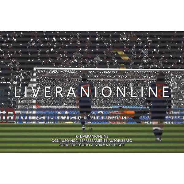 Roma-Villareal Coppa Uefa 25/03/2004 nella foto: il gol di anderson foto gianni nucci/Agenzia aldo liverani