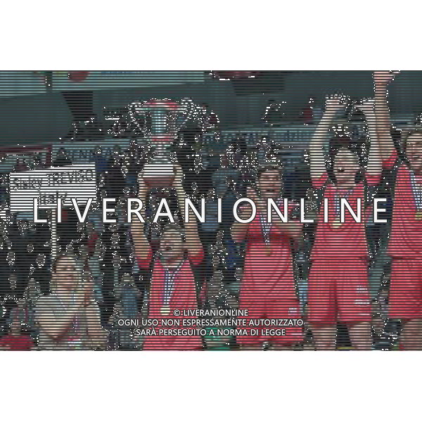 12.03.2011 KEDZIERZYN KOZLE- HALA AZOTY, (KEDZIERZYN KOZLE, POLAND AZOTY ARENA SPORTS HALL) - SIATKOWKA MEZCZYZN (MEN\'S VOLLEYBALL), PUCHAR KONFEDERACJI CEV FINAL MECZ REWANZOWY (CEV CUP FINAL SECOND GAME) MECZ (GAME) ZAKSA KEDZIERZYN KOZLE - SISLEY TREVISO NZ SISLEY WIN CEV CUP; SISLEY RADOSC; SAMUELE PAPI, DAID SZABO FOTO LUKASZ GROCHALA/ CYFRASPORT / NEWSPIX.PL --- Newspix.pl AG ALDO LIVERANI S A S ONLY ITALY *** Local Caption *** www.newspix.pl mail us: info@newspix.pl call us: 0048 022 23 22 222 --- Polish Picture Agency by Ringier Axel Springer Poland