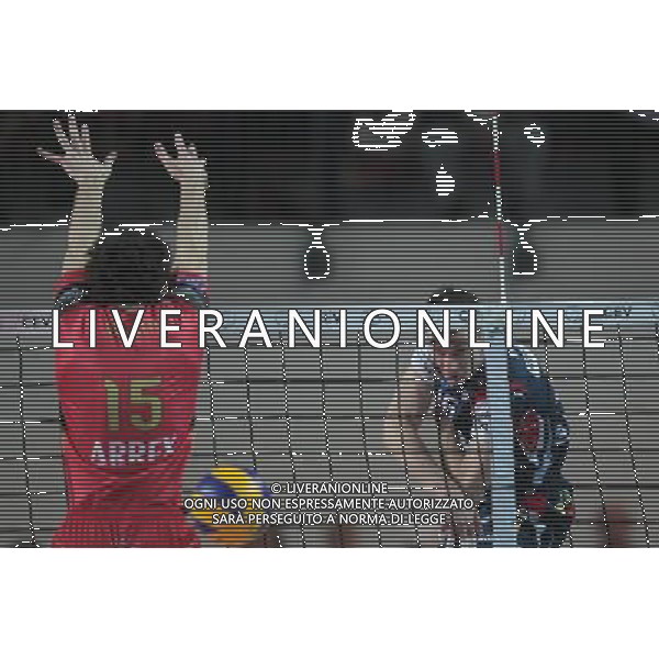 12.03.2011 KEDZIERZYN KOZLE- HALA AZOTY, (KEDZIERZYN KOZLE, POLAND AZOTY ARENA SPORTS HALL) - SIATKOWKA MEZCZYZN (MEN\'S VOLLEYBALL), PUCHAR KONFEDERACJI CEV FINAL MECZ REWANZOWY (CEV CUP FINAL SECOND GAME) MECZ (GAME) ZAKSA KEDZIERZYN KOZLE - SISLEY TREVISO NZ GABRIELLE MARUOTTI (L), MICHAL RUCIAK (P) FOTO LUKASZ GROCHALA/ CYFRASPORT / NEWSPIX.PL --- Newspix.pl AG ALDO LIVERANI S A S ONLY ITALY *** Local Caption *** www.newspix.pl mail us: info@newspix.pl call us: 0048 022 23 22 222 --- Polish Picture Agency by Ringier Axel Springer Poland