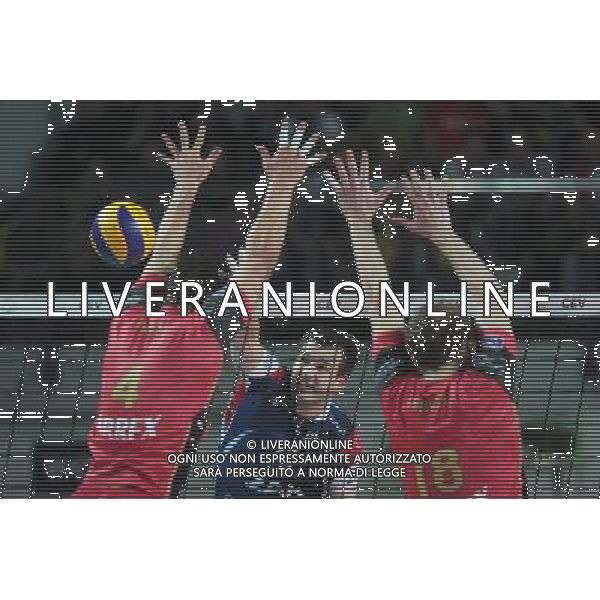 12.03.2011 KEDZIERZYN KOZLE- HALA AZOTY, (KEDZIERZYN KOZLE, POLAND AZOTY ARENA SPORTS HALL) - SIATKOWKA MEZCZYZN (MEN\'S VOLLEYBALL), PUCHAR KONFEDERACJI CEV FINAL MECZ REWANZOWY (CEV CUP FINAL SECOND GAME) MECZ (GAME) ZAKSA KEDZIERZYN KOZLE - SISLEY TREVISO NZ DOMINIK WITCZAK FOTO LUKASZ GROCHALA/ CYFRASPORT / NEWSPIX.PL --- Newspix.pl AG ALDO LIVERANI S A S ONLY ITALY *** Local Caption *** www.newspix.pl mail us: info@newspix.pl call us: 0048 022 23 22 222 --- Polish Picture Agency by Ringier Axel Springer Poland