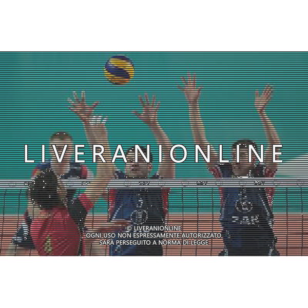 12.03.2011 KEDZIERZYN KOZLE- HALA AZOTY, (KEDZIERZYN KOZLE, POLAND AZOTY ARENA SPORTS HALL) - SIATKOWKA MEZCZYZN (MEN\'S VOLLEYBALL), PUCHAR KONFEDERACJI CEV FINAL MECZ REWANZOWY (CEV CUP FINAL SECOND GAME) MECZ (GAME) ZAKSA KEDZIERZYN KOZLE - SISLEY TREVISO NZ ROBERT HORSTINK (L), DOMINIK WITCZAK, WOJCIECH KAZMIERCZAK (P) FOTO LUKASZ GROCHALA/ CYFRASPORT / NEWSPIX.PL --- Newspix.pl AG ALDO LIVERANI S A S ONLY ITALY *** Local Caption *** www.newspix.pl mail us: info@newspix.pl call us: 0048 022 23 22 222 --- Polish Picture Agency by Ringier Axel Springer Poland