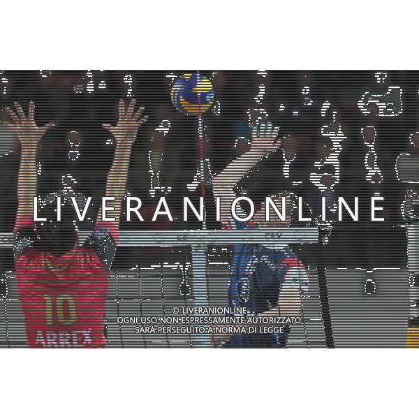 12.03.2011 KEDZIERZYN KOZLE- HALA AZOTY, (KEDZIERZYN KOZLE, POLAND AZOTY ARENA SPORTS HALL) - SIATKOWKA MEZCZYZN (MEN\'S VOLLEYBALL), PUCHAR KONFEDERACJI CEV FINAL MECZ REWANZOWY (CEV CUP FINAL SECOND GAME) MECZ (GAME) ZAKSA KEDZIERZYN KOZLE - SISLEY TREVISO NZ DANTE BONIFANTE (L), MICHAL RUCIAK (P) FOTO LUKASZ GROCHALA/ CYFRASPORT / NEWSPIX.PL --- Newspix.pl AG ALDO LIVERANI S A S ONLY ITALY *** Local Caption *** www.newspix.pl mail us: info@newspix.pl call us: 0048 022 23 22 222 --- Polish Picture Agency by Ringier Axel Springer Poland