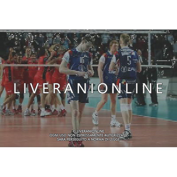 12.03.2011 KEDZIERZYN KOZLE- HALA AZOTY, (KEDZIERZYN KOZLE, POLAND AZOTY ARENA SPORTS HALL) - SIATKOWKA MEZCZYZN (MEN\'S VOLLEYBALL), PUCHAR KONFEDERACJI CEV FINAL MECZ REWANZOWY (CEV CUP FINAL SECOND GAME) MECZ (GAME) ZAKSA KEDZIERZYN KOZLE - SISLEY TREVISO NZ ZAKSA SMUTEK, PORAZKA; JAKUB JAROSZ PAWEL ZAGUMNY FOTO LUKASZ GROCHALA/ CYFRASPORT AG ALDO LIVERANI S A S ONLY ITALY