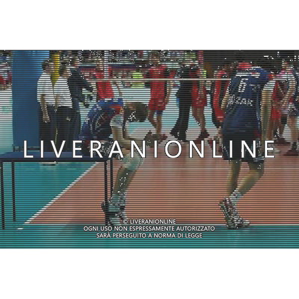 12.03.2011 KEDZIERZYN KOZLE- HALA AZOTY, (KEDZIERZYN KOZLE, POLAND AZOTY ARENA SPORTS HALL) - SIATKOWKA MEZCZYZN (MEN\'S VOLLEYBALL), PUCHAR KONFEDERACJI CEV FINAL MECZ REWANZOWY (CEV CUP FINAL SECOND GAME) MECZ (GAME) ZAKSA KEDZIERZYN KOZLE - SISLEY TREVISO NZ ZAKSA SMUTEK; WOJCIECH KAZMIERCZAK, LIMA MARTINS FOTO LUKASZ GROCHALA/ CYFRASPORT AG ALDO LIVERANI S A S ONLY ITALY