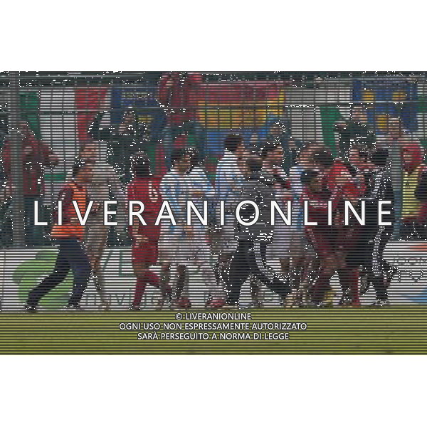 Campionato Lega PRO 1¡ Divisione girone A Monza 13-03-2011 Monza - Salernitana nella foto: la rissa dopo il 3 a 2 per il Monza realizzato da Iacopino foto Garavaglia - ag. Aldo Liverani sas