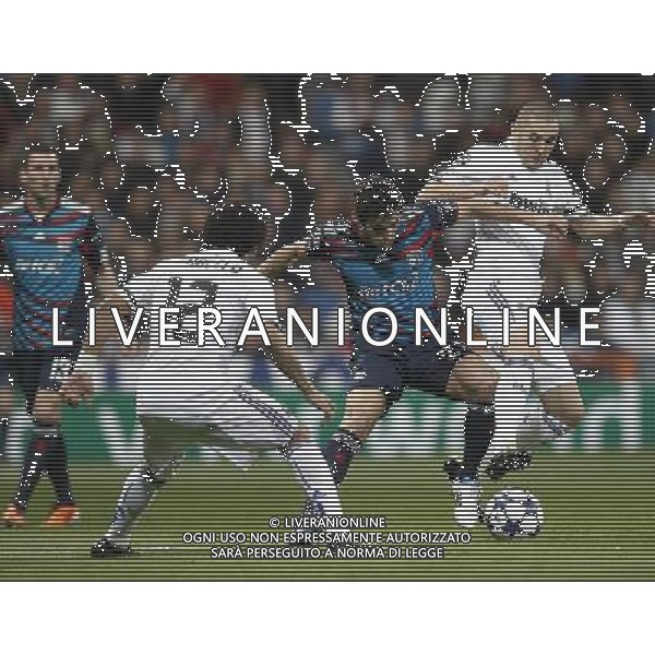 Real Madrid\'s Karim Benzema and Olimpique Lyon\'s Christine Nilsen during Champions League match in Madrid on March 16th 2011. Photo: Cid-Fuentes / Cebolla / ALFAQUI AG ALDO LIVERANI ONLY ITALY