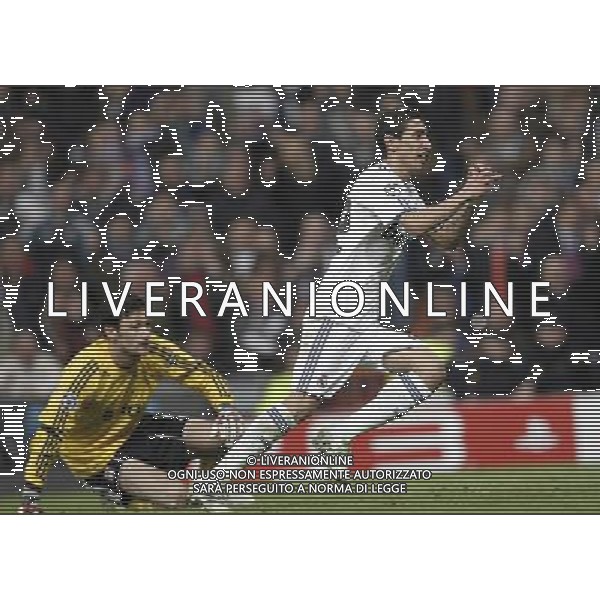 Real Madrid\'s Angel Di Maria goal and Olimpique Lyon\'s Hugo Lloris during Champions League match in Madrid on March 16th 2011. AG ALDO LIVERANI S A S ONLY ITALY