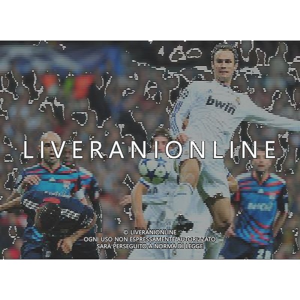 (110317) -- MADRID, March 17, 2011 () -- Ricardo Alberto Silveira de Carvalho (above) of Real Madrid competes during the match against Olympique Lyon at the 2010/11 UEFA Champions League at Santiago Bernabeu Stadium in Madrid on March 16, 2011. Madrid defeated Lyon by 3-0. On aggregate 4-1, Real Madrid completed the lineup for quarter finals. (/Chen Haitong) (lm) AG ALDO LIVERANI S A S ONLY ITALY