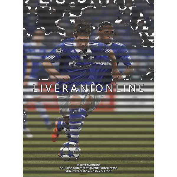 firo : Fu§ball,Fussball, 09.03.2011 CL, Champions League, Achtelfinale, Saison 2010/2011 FC Schalke 04 - FC Valencia 3:1 Mario GAVRANOVIC, Schalke mit FARFAN $worldrightsEs gelten unsere AGB, einsehbar auf www.firosportphoto.de copyright by firo sportphoto: Pfefferackerstr. 2aÊ 45894 G e l s e n k i r c h e n AG. ALDO LIVERANI SAS ITALY ONLY *** Local Caption *** .