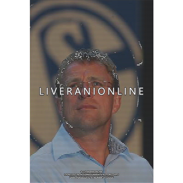 firo Fussball, Fu§ball 1.Bundesliga 27.6.2005 Saison 2005/2006 FC Schalke 04 JHV Jahreshauptversammlung Portrait Trainer Ralf Rangnick Copyright by firo sportphoto: Pfefferackerstrasse 2a 45894 Gelsenkirchen mail@firosportphoto.de (Volksbank Bochum-Witten) BLZ.: 430 601 29 Kt. Nr.: 341 117 100 Tel.: 0209 9304402 Fax: 0209 9304443 AG. ALDO LIVERANI SAS ITALY ONLY *** Local Caption *** .