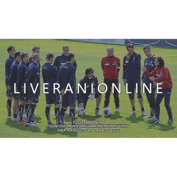 Raduno Nazionale Italiana a Coverciano Firenze - 22.03.2011 Allenamento Nella Foto:Cesare Prandelli parla ai difensori /Ph.Vitez-Ag. Aldo Liverani