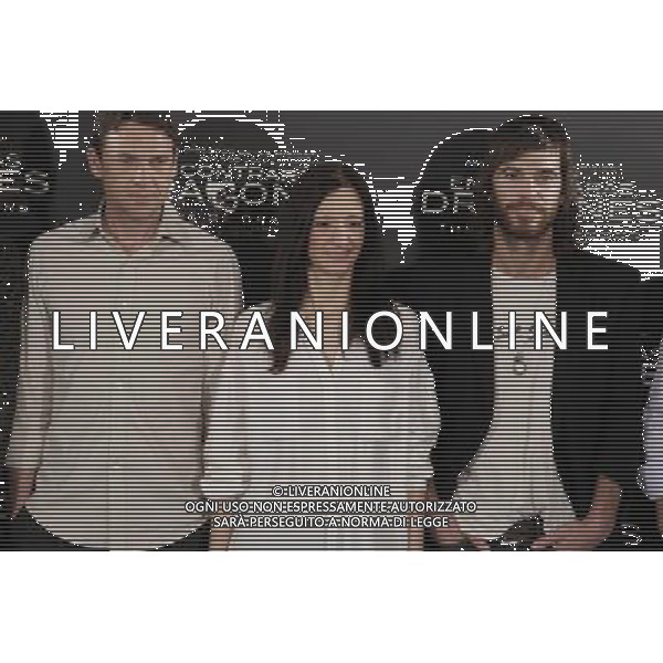 20311.MC. \'There be Dragons\' Photocall MADRID Roland JoffŽ, Charlie Cox, Wes Bentley, Olga Kurylenko, Dougray Scott, Ana Torrent, Unax Ugalde, Alfonso Bassave y los productores Ignacio G—mez Sancha y Nacho Nœ–ez. AG. ALDO LIVERANI SAS ITALY ONLY *** Local Caption *** .