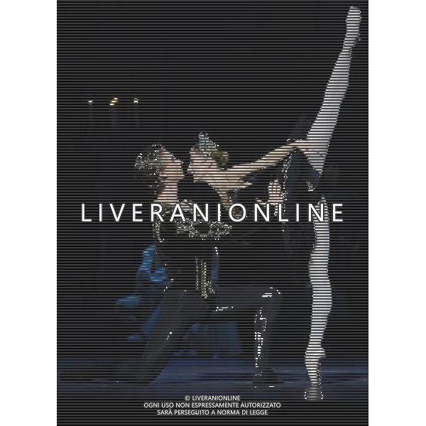 Swan Lake performance at the Coliseum in London Great Britain on 22 March 2011. (FACUNDO ARRIZABALAGA) ©photoshot/Agenzia Aldo Liverani Sas - ITALY ONLY - Ballerini di danza classica durante la rappresentazione dello spettacolo teatrale \'Il Lago dei Cigni\' al Teatro Colosseo di Londra, Inghilterra 22 marzo 2011.