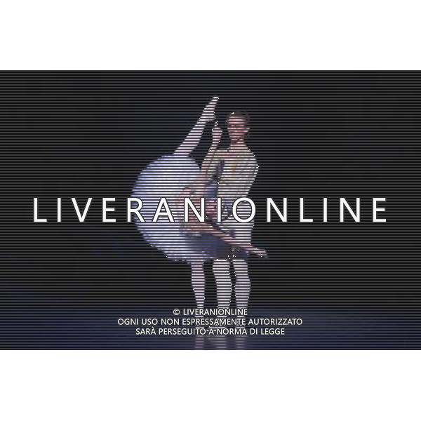 LONDON, UNITED KINGDOM MARCH 22 : Pic Shows Dress Rehearsal for Swan Lake at the Coliseum theater on March, 22nd, 2011 in London, England ©photoshot/Agenzia Aldo Liverani Sas - ITALY ONLY - Ballerini di danza classica durante la rappresentazione dello spettacolo teatrale \'Il Lago dei Cigni\' al Teatro Colosseo di Londra, Inghilterra 22 marzo 2011.