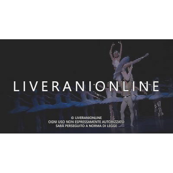 LONDON, UNITED KINGDOM MARCH 22 : Pic Shows Dress Rehearsal for Swan Lake at the Coliseum theater on March, 22nd, 2011 in London, England ©photoshot/Agenzia Aldo Liverani Sas - ITALY ONLY - Ballerini di danza classica durante la rappresentazione dello spettacolo teatrale \'Il Lago dei Cigni\' al Teatro Colosseo di Londra, Inghilterra 22 marzo 2011.