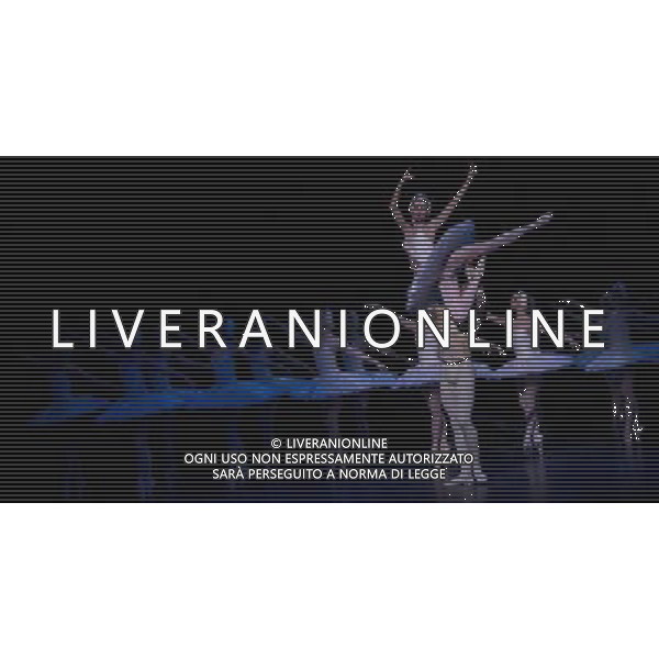 LONDON, UNITED KINGDOM MARCH 22 : Pic Shows Dress Rehearsal for Swan Lake at the Coliseum theater on March, 22nd, 2011 in London, England ©photoshot/Agenzia Aldo Liverani Sas - ITALY ONLY - Ballerini di danza classica durante la rappresentazione dello spettacolo teatrale \'Il Lago dei Cigni\' al Teatro Colosseo di Londra, Inghilterra 22 marzo 2011.