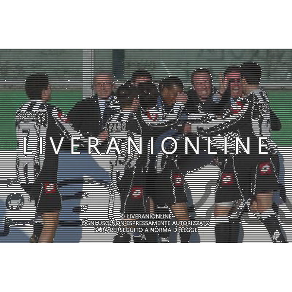 55a COPPA CARNEVALE TORNEO DI VIAREGGIO 2003 JUVENTUS - SLAVIA PRAGA FINALE 03/03/2003 NELLA FOTO ESULTANZA JUVENTUS DOPO IL GOL DI CHIUMENTO FOTO GIANNI NUCCI / AGENZIA ALDO LIVERANI 