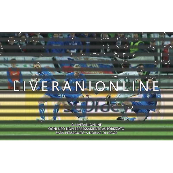 Qualificazioni ai Campionati Europei UEFA EURO 2012 Gruppo C Ljubljana - 25.03.2011 Slovenia-Italia Nella Foto:occasione koren parata da buffon /Ph.Vitez-Ag. Aldo Liverani