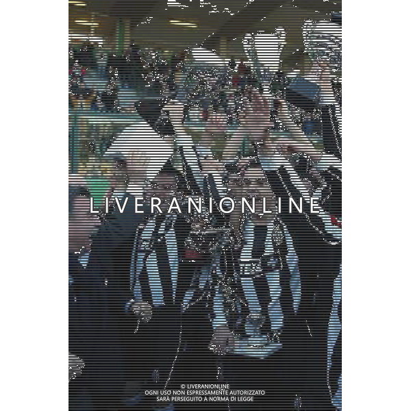 55a COPPA CARNEVALE TORNEO DI VIAREGGIO 2003 JUVENTUS - SLAVIA PRAGA FINALE 03/03/2003 NELLA FOTO LA JUVENTUS VINCITRICE DEL TORNEO FOTO GIANNI NUCCI / AGENZIA ALDO LIVERANI 