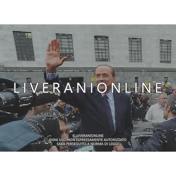 MILANO 28/3/2011 USCITA DI SILVIO BERLUSCONI DAL TRIBUNALE DI MILANO FOTO ROMANO/AG ALDO LIVERANI