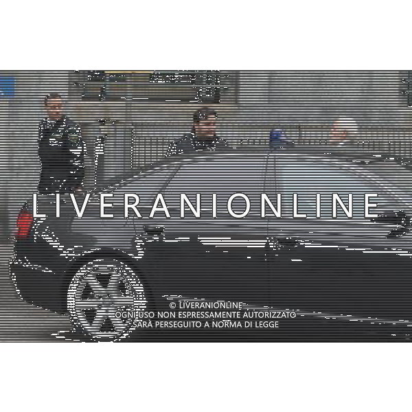 MILANO 28/03/2011 PALAZZO DI GIUSTIZIA PROCESSO MEDIATRADE NELLA FOTO : L\'AUTO CHE TRASPORTA IL PRESIDENTE DEL CONSIGLIO DEI MINISTRI SILVIO BERLUSCONI MENTRE ESCE DAL PALAZZO DI GIUSTIZIA DOPO L\'UDIENZA CHE LO RIGUARDA FOTO GAZZANIGA / AG. ALDO LIVERANI SAS