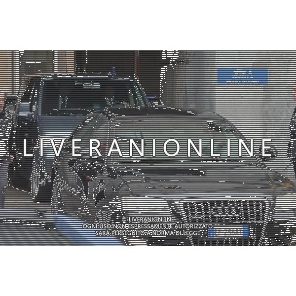 MILANO 28/03/2011 PALAZZO DI GIUSTIZIA PROCESSO MEDIATRADE NELLA FOTO : L\'AUTO CHE TRASPORTA IL PRESIDENTE DEL CONSIGLIO DEI MINISTRI SILVIO BERLUSCONI MENTRE ESCE DAL PALAZZO DI GIUSTIZIA DOPO L\'UDIENZA CHE LO RIGUARDA FOTO GAZZANIGA / AG. ALDO LIVERANI SAS