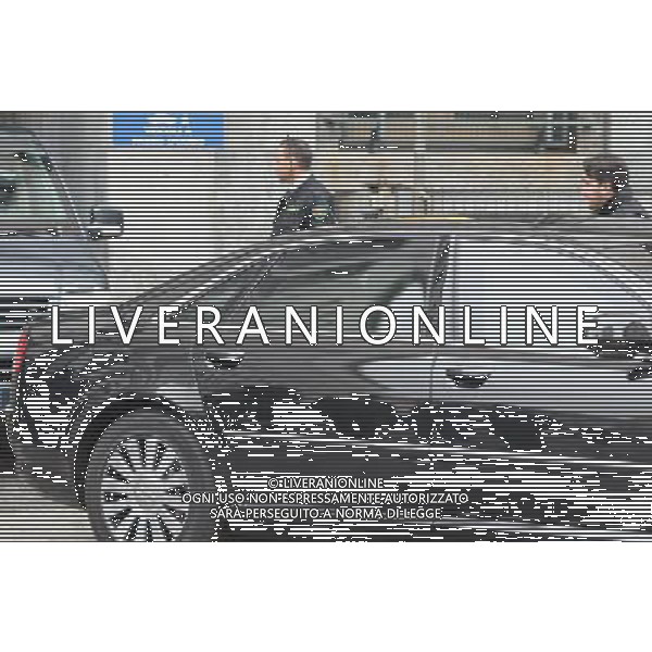 MILANO 28/03/2011 PALAZZO DI GIUSTIZIA PROCESSO MEDIATRADE NELLA FOTO : L\'AUTO CHE TRASPORTA IL PRESIDENTE DEL CONSIGLIO DEI MINISTRI SILVIO BERLUSCONI MENTRE ESCE DAL PALAZZO DI GIUSTIZIA DOPO L\'UDIENZA CHE LO RIGUARDA FOTO GAZZANIGA / AG. ALDO LIVERANI SAS