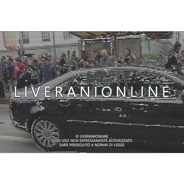 MILANO 28/03/2011 PALAZZO DI GIUSTIZIA PROCESSO MEDIATRADE NELLA FOTO : L\'AUTO CHE TRASPORTA IL PRESIDENTE DEL CONSIGLIO DEI MINISTRI SILVIO BERLUSCONI MENTRE ESCE DAL PALAZZO DI GIUSTIZIA DOPO L\'UDIENZA CHE LO RIGUARDA FOTO GAZZANIGA / AG. ALDO LIVERANI SAS