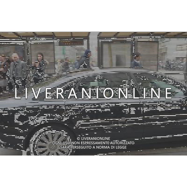MILANO 28/03/2011 PALAZZO DI GIUSTIZIA PROCESSO MEDIATRADE NELLA FOTO : L\'AUTO CHE TRASPORTA IL PRESIDENTE DEL CONSIGLIO DEI MINISTRI SILVIO BERLUSCONI MENTRE ESCE DAL PALAZZO DI GIUSTIZIA DOPO L\'UDIENZA CHE LO RIGUARDA FOTO GAZZANIGA / AG. ALDO LIVERANI SAS